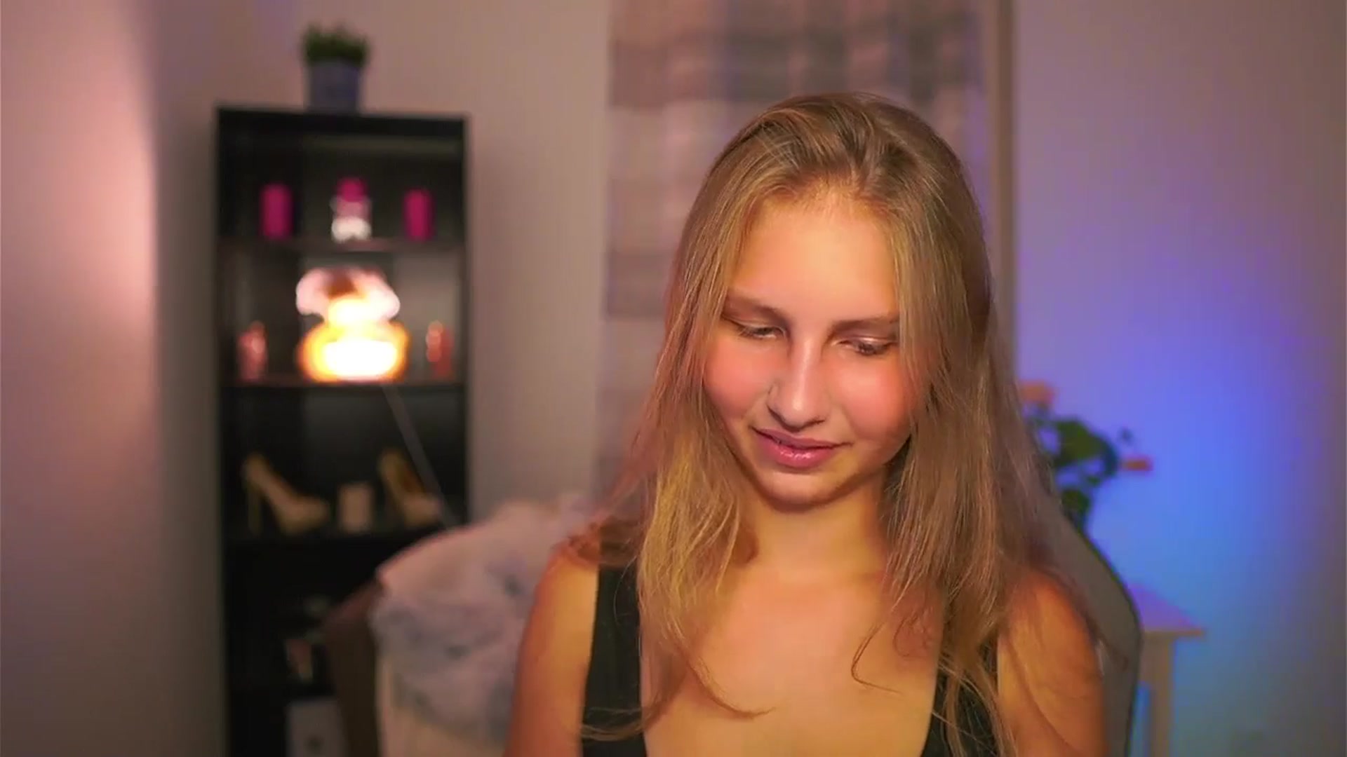 Gallery image thumbnail from Emmie_murray's myfreecams stream on, 10/15/2025, 17:59 image 2 of 20