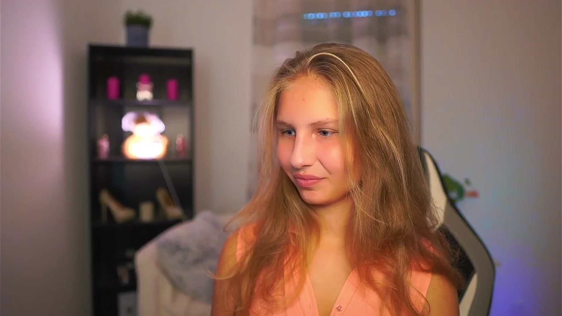 Gallery image thumbnail from Emmie_murray's myfreecams stream on, 10/16/2025, 13:26 image 3 of 20