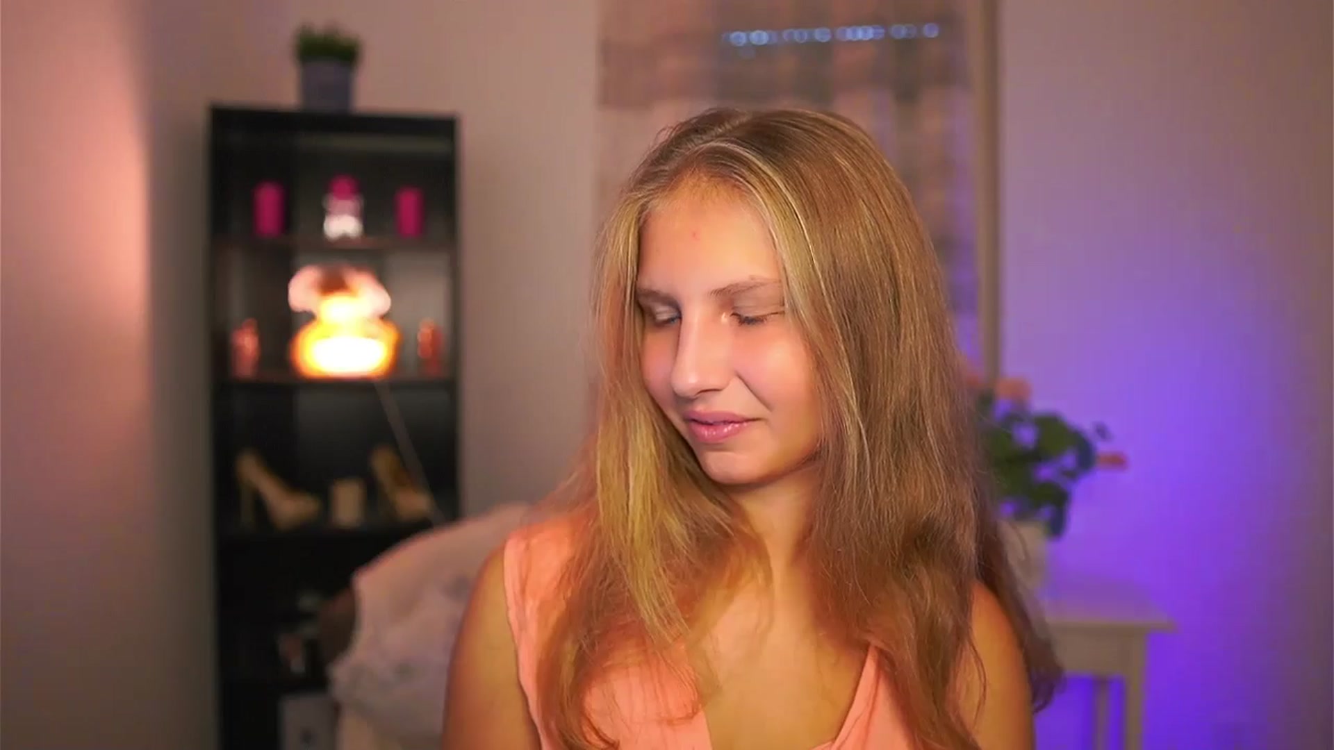 Gallery image thumbnail from Emmie_murray's myfreecams stream on, 10/16/2025, 14:54 image 12 of 20