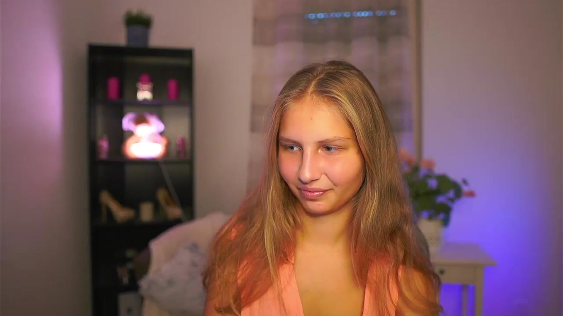 Gallery image thumbnail from Emmie_murray's myfreecams stream on, 10/16/2025, 14:54 image 19 of 20