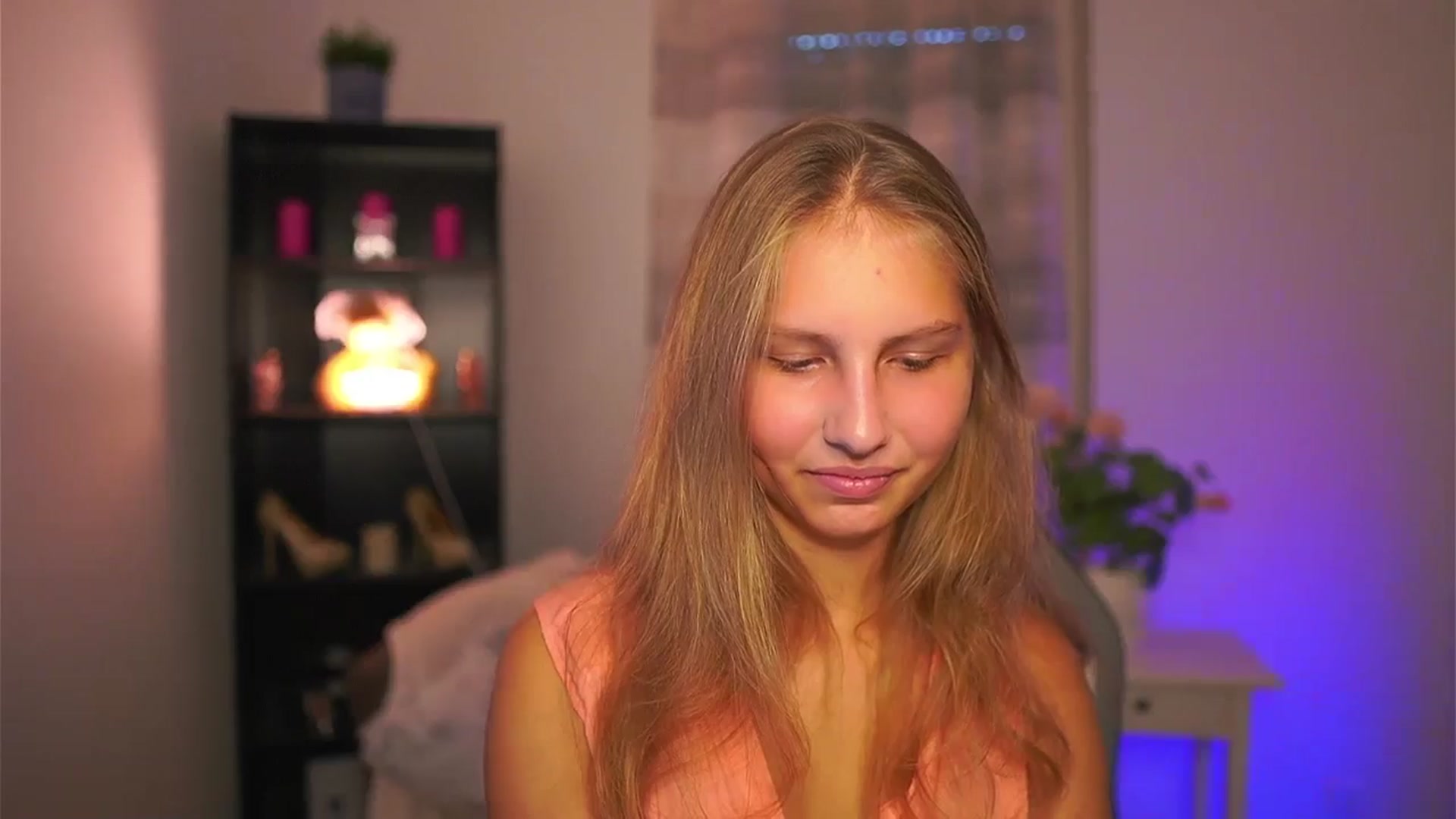 Gallery image thumbnail from Emmie_murray's myfreecams stream on, 10/16/2025, 14:54 image 11 of 20