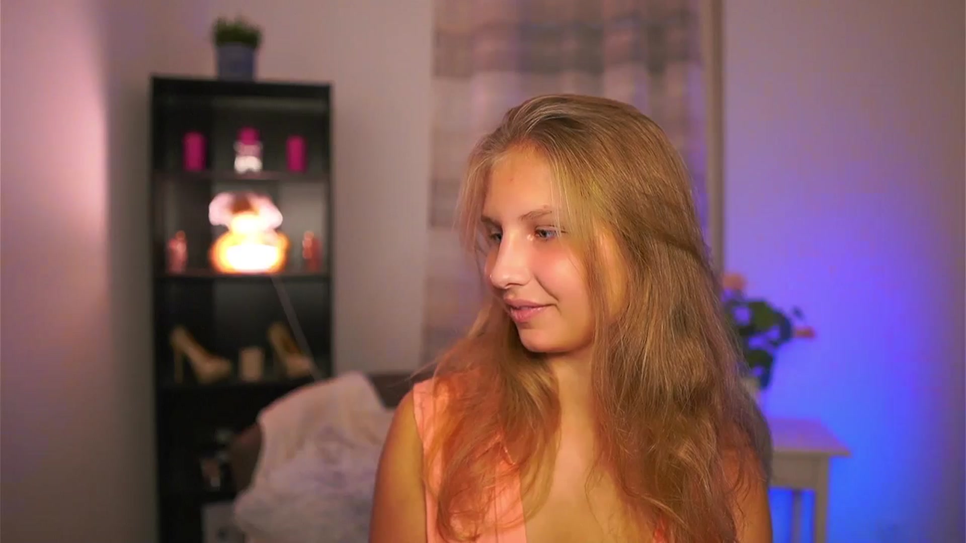 Gallery image thumbnail from Emmie_murray's myfreecams stream on, 10/16/2025, 16:17 image 13 of 20