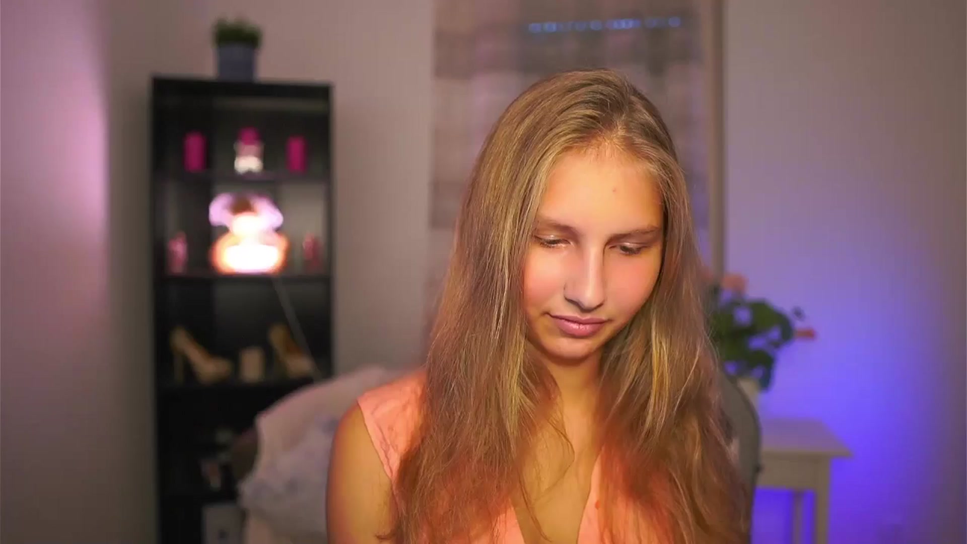 Gallery image thumbnail from Emmie_murray's myfreecams stream on, 10/16/2025, 16:17 image 1 of 20
