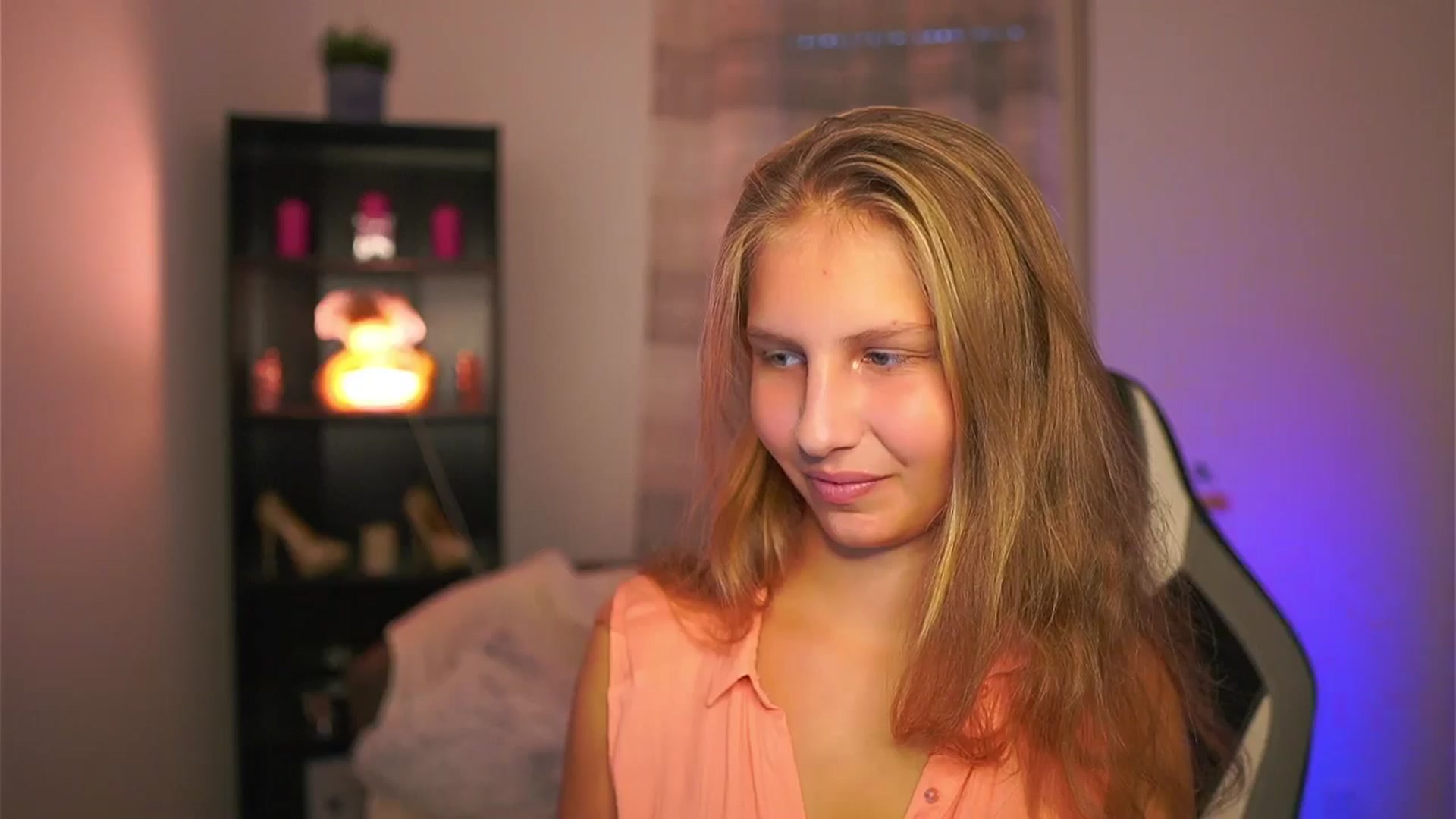 Gallery image thumbnail from Emmie_murray's myfreecams stream on, 10/16/2025, 16:17 image 4 of 20
