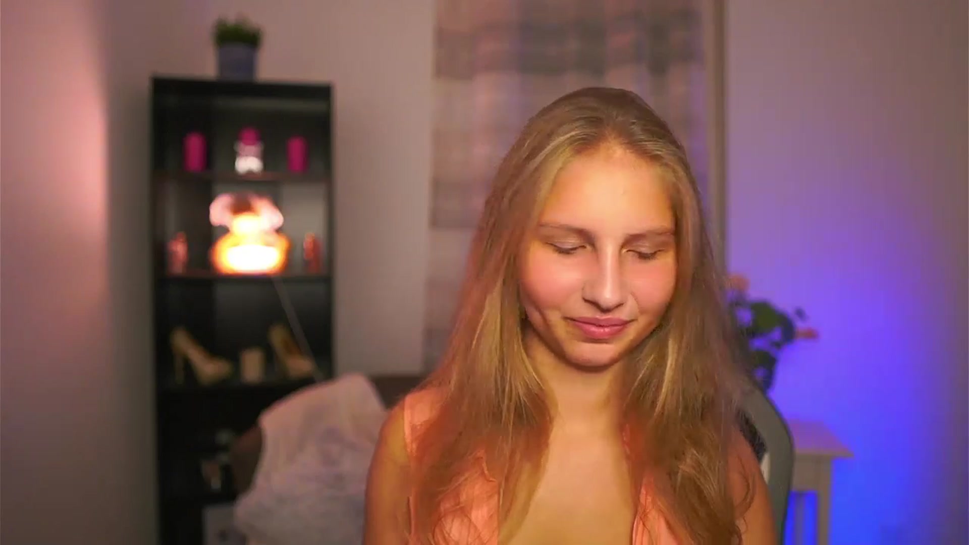 Gallery image thumbnail from Emmie_murray's myfreecams stream on, 10/16/2025, 16:17 image 15 of 20
