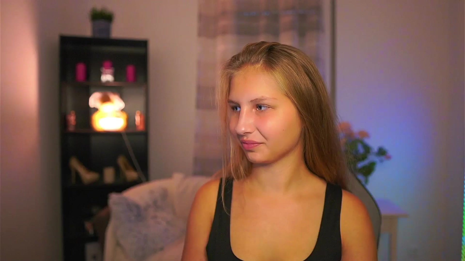 Gallery image thumbnail from Emmie_murray's myfreecams stream on, 10/18/2025, 16:37 image 1 of 20