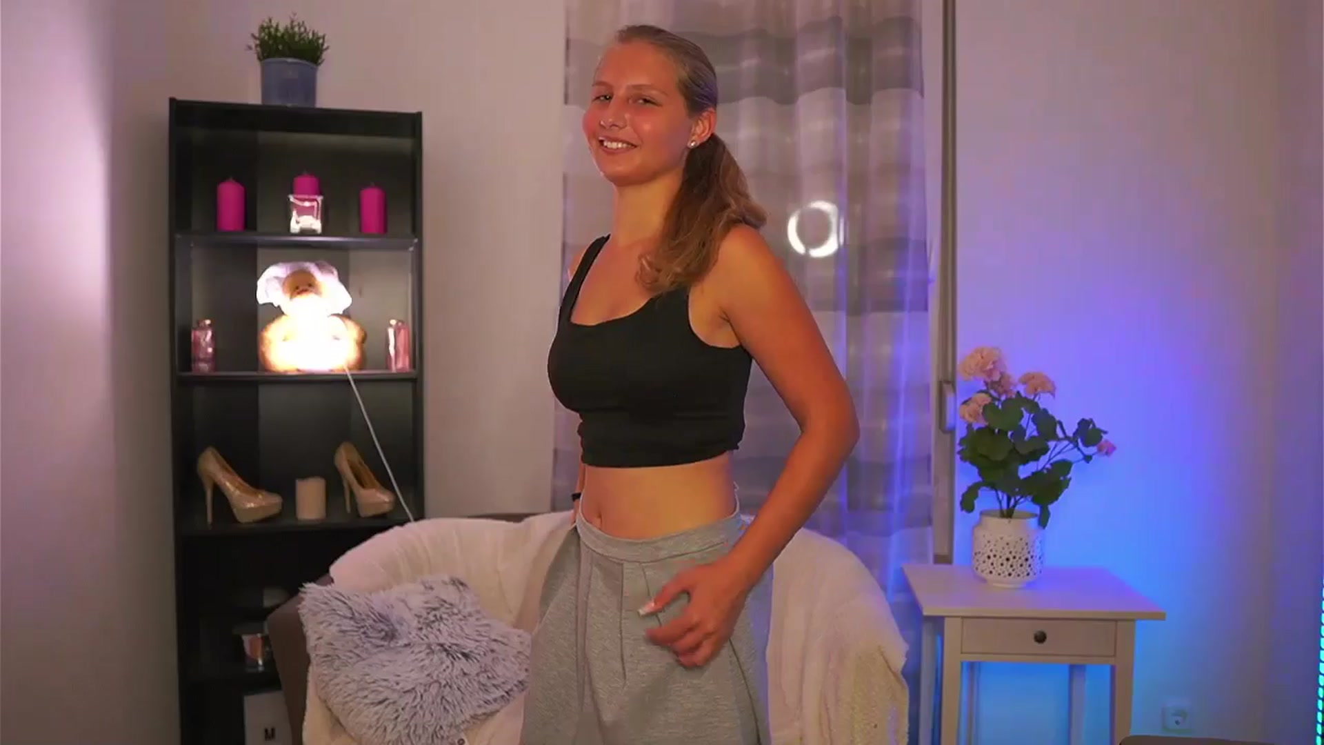 Gallery image thumbnail from Emmie_murray's myfreecams stream on, 10/18/2025, 19:04 image 20 of 20