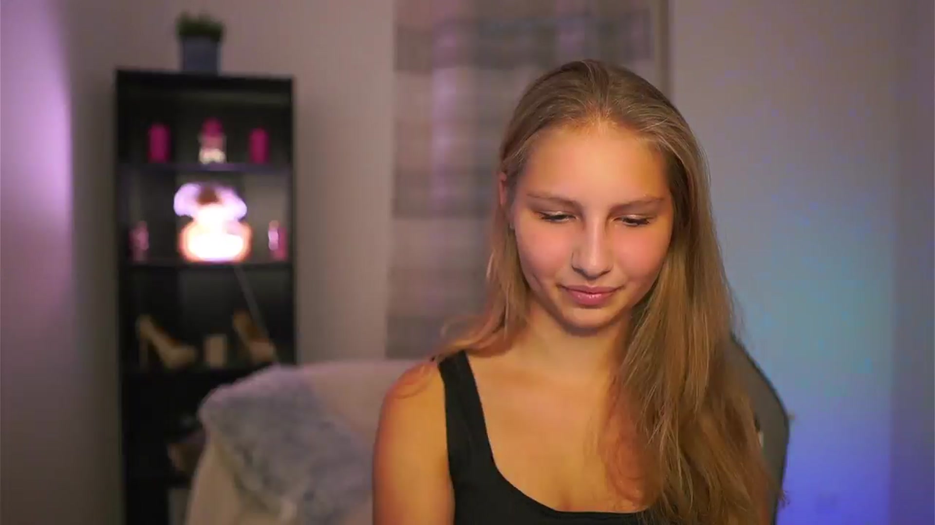Gallery image thumbnail from Emmie_murray's myfreecams stream on, 10/23/2025, 14:06 image 2 of 20