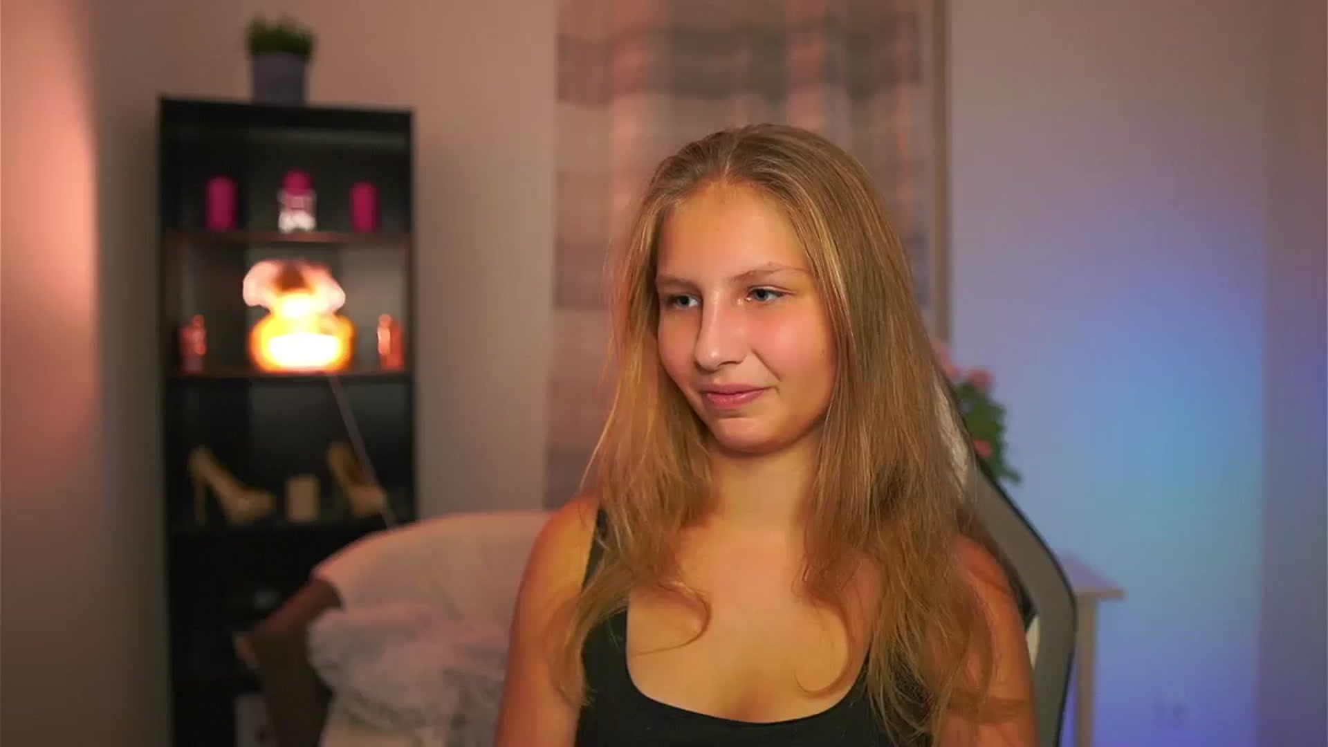 Gallery image thumbnail from Emmie_murray's myfreecams stream on, 10/23/2025, 18:05 image 1 of 20