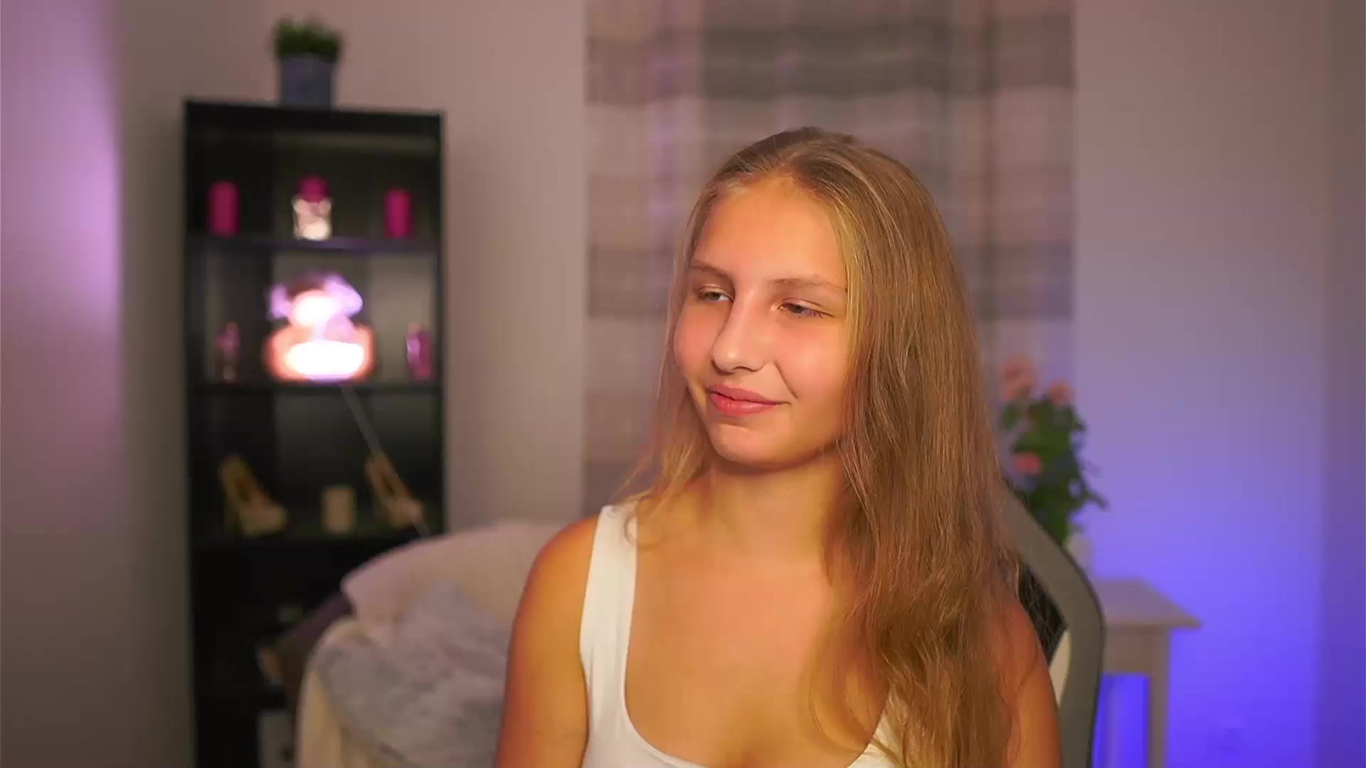 Gallery image thumbnail from Emmie_murray's myfreecams stream on, 10/24/2025, 16:02 image 20 of 20