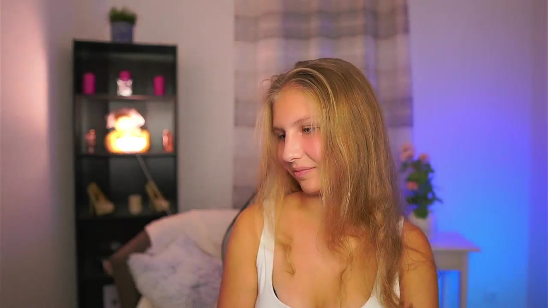 Gallery image thumbnail from Emmie_murray's myfreecams stream on, 10/24/2025, 20:15 image 20 of 20