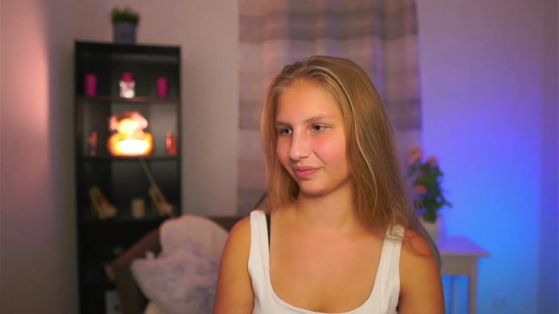Gallery image thumbnail from Emmie_murray's myfreecams stream on, 10/24/2025, 20:40 image 2 of 20