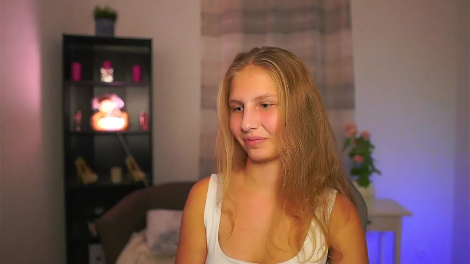 Gallery image thumbnail from Emmie_murray's myfreecams stream on, 10/24/2025, 21:54 image 20 of 20