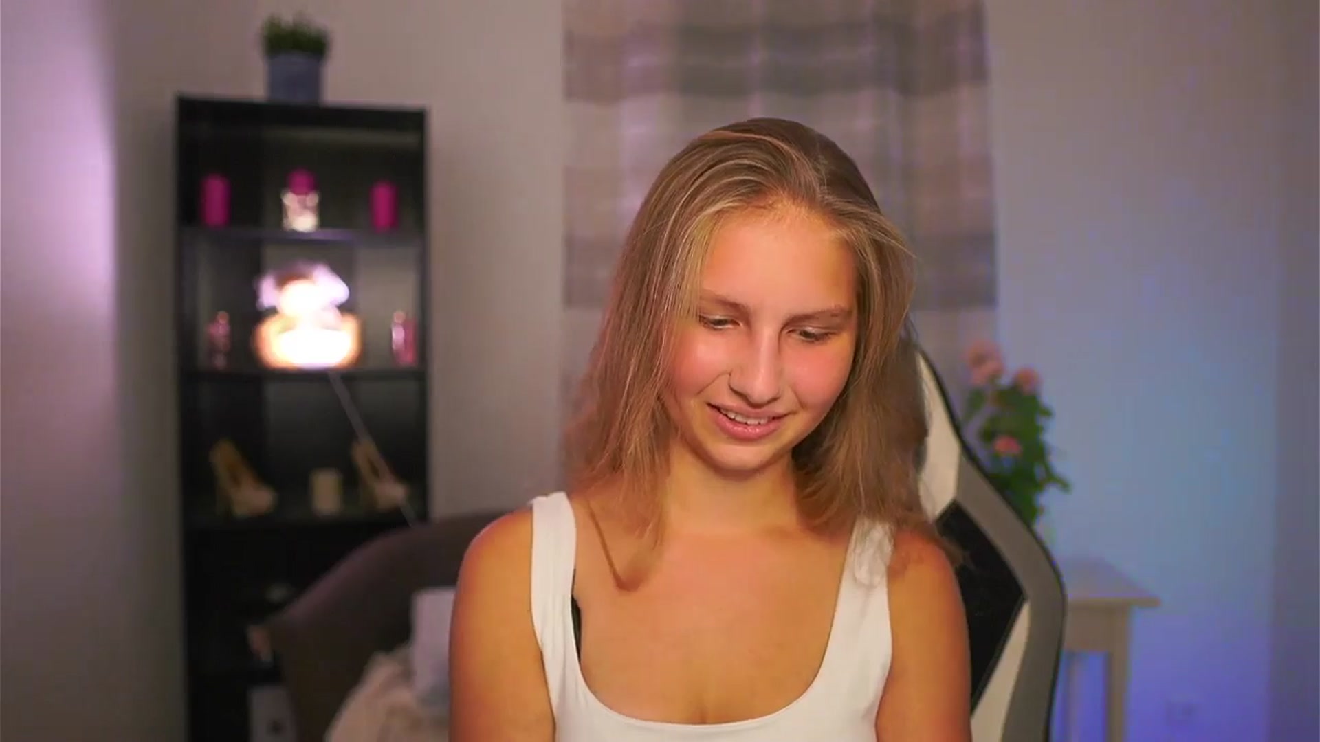 Gallery image thumbnail from Emmie_murray's myfreecams stream on, 10/24/2025, 21:54 image 9 of 20