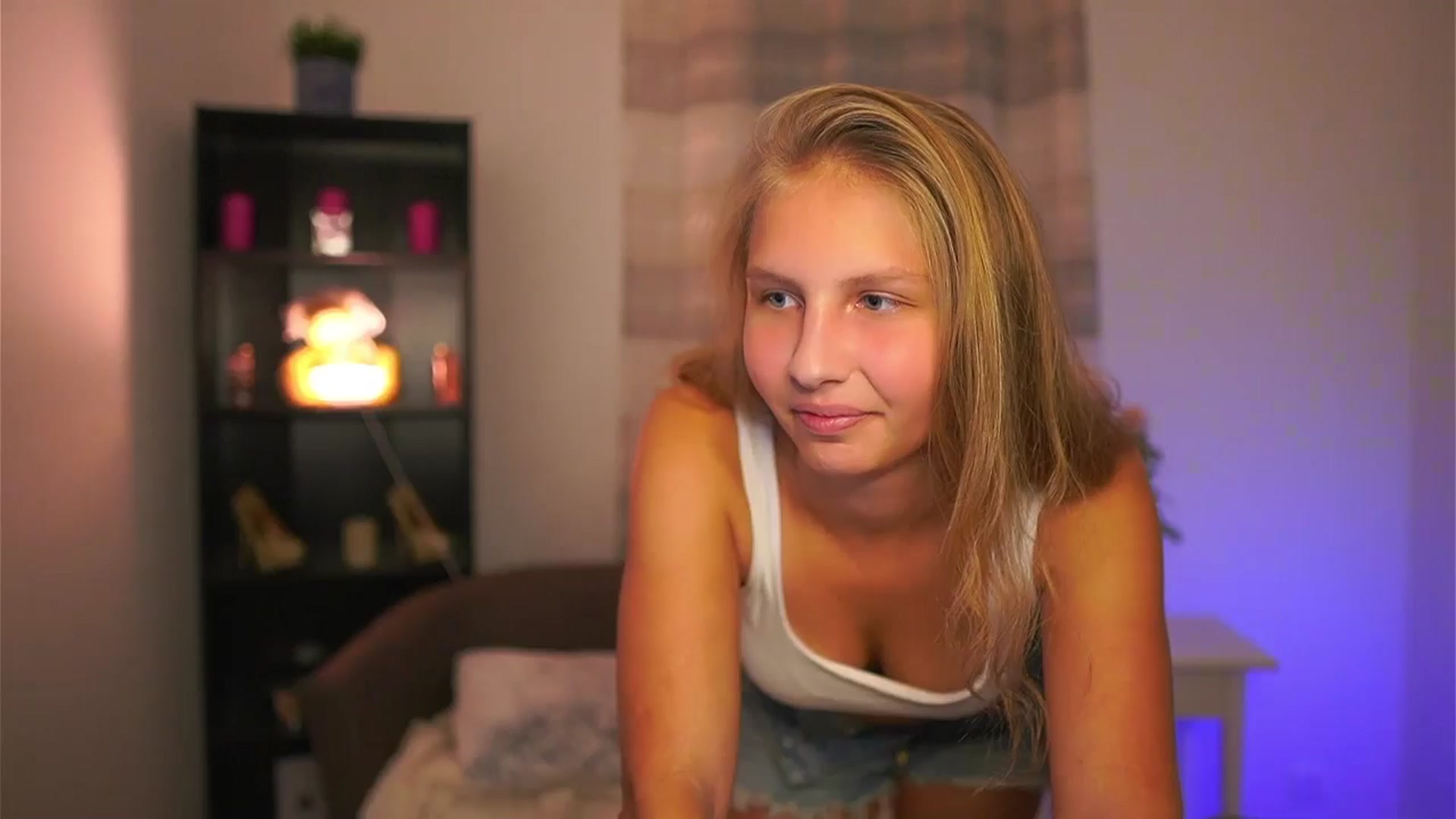 Gallery image thumbnail from Emmie_murray's myfreecams stream on, 10/24/2025, 22:48 image 1 of 20