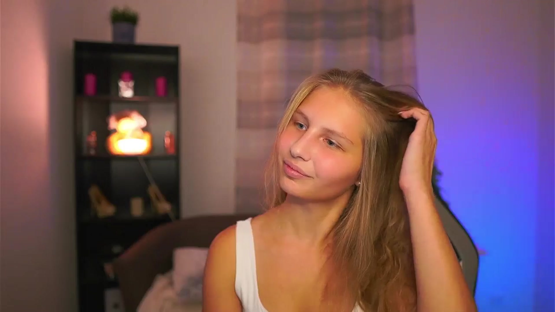 Gallery image thumbnail from Emmie_murray's myfreecams stream on, 10/24/2025, 22:48 image 18 of 20