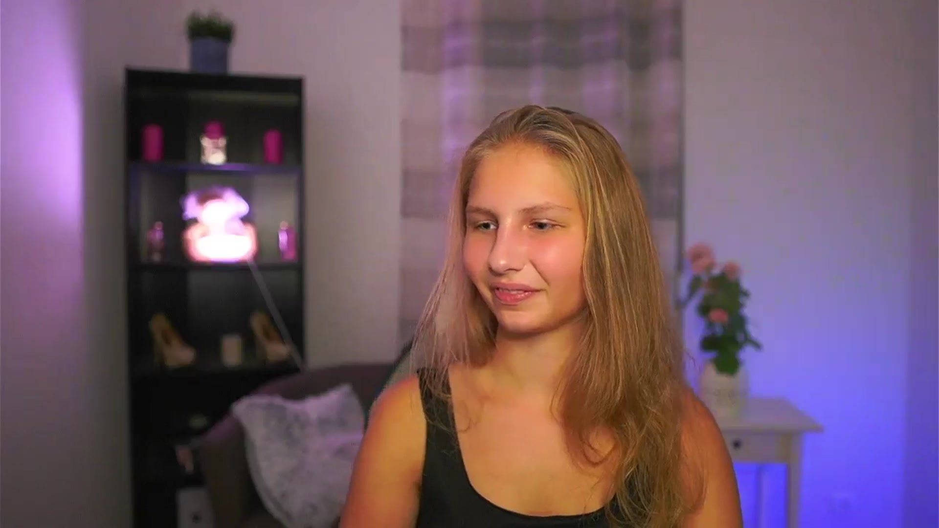 Gallery image thumbnail from Emmie_murray's myfreecams stream on, 10/25/2025, 16:52 image 7 of 20