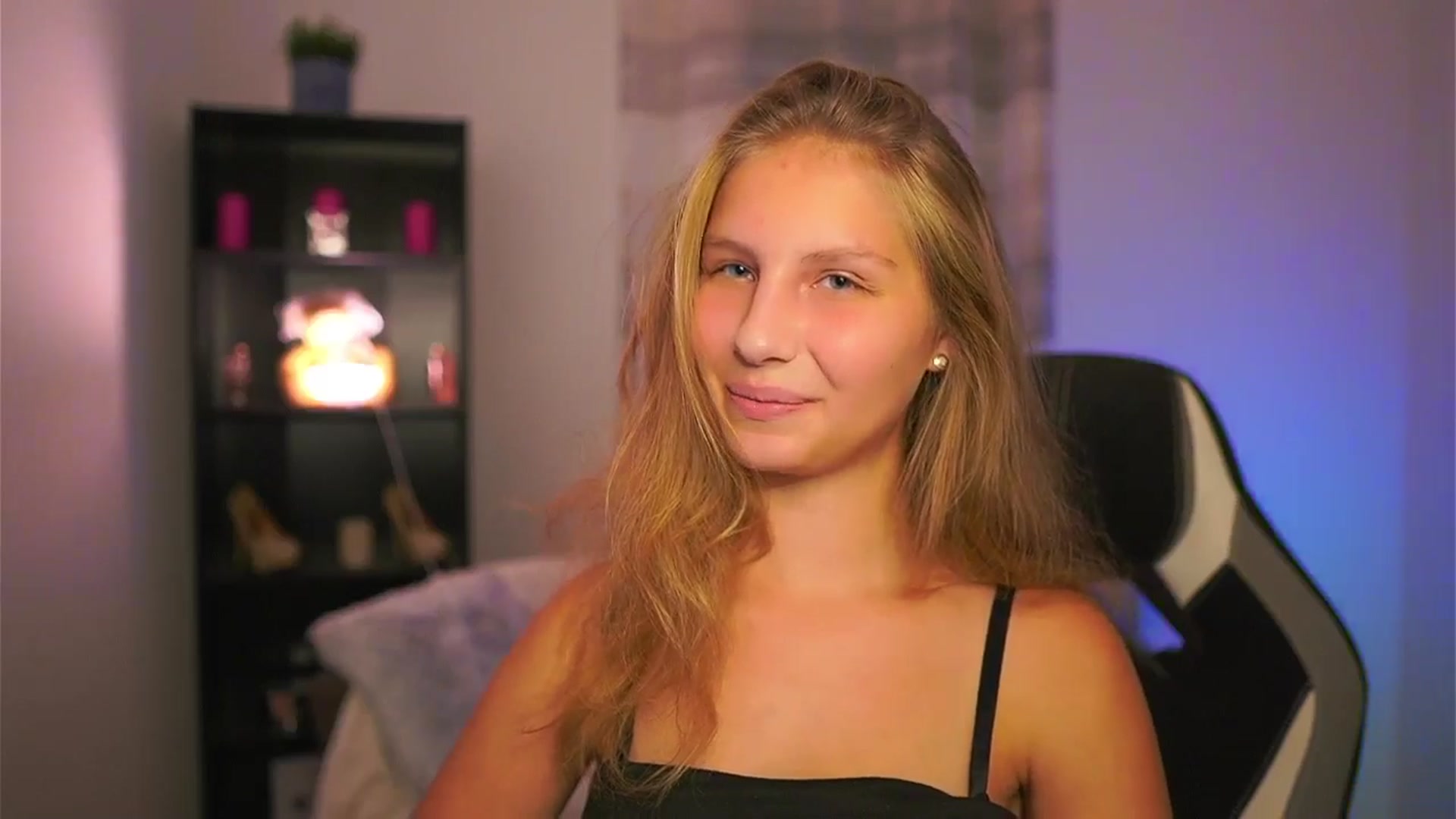 Gallery image thumbnail from Emmie_murray's myfreecams stream on, 10/29/2025, 17:39 image 10 of 20