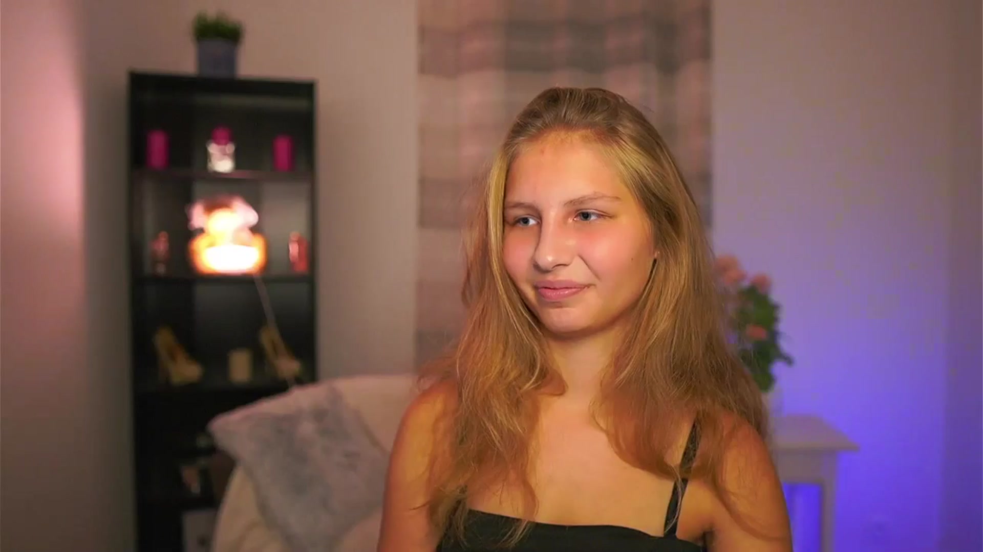 Gallery image thumbnail from Emmie_murray's myfreecams stream on, 10/29/2025, 17:39 image 11 of 20