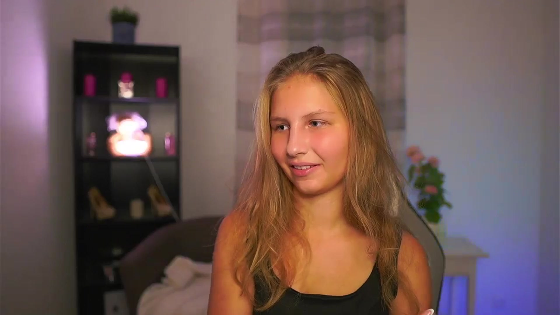 Gallery image thumbnail from Emmie_murray's myfreecams stream on, 10/29/2025, 19:35 image 17 of 20