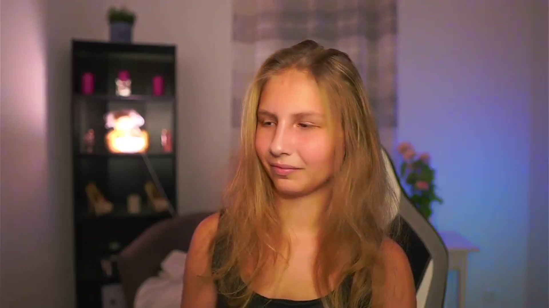Gallery image thumbnail from Emmie_murray's myfreecams stream on, 10/29/2025, 19:35 image 20 of 20