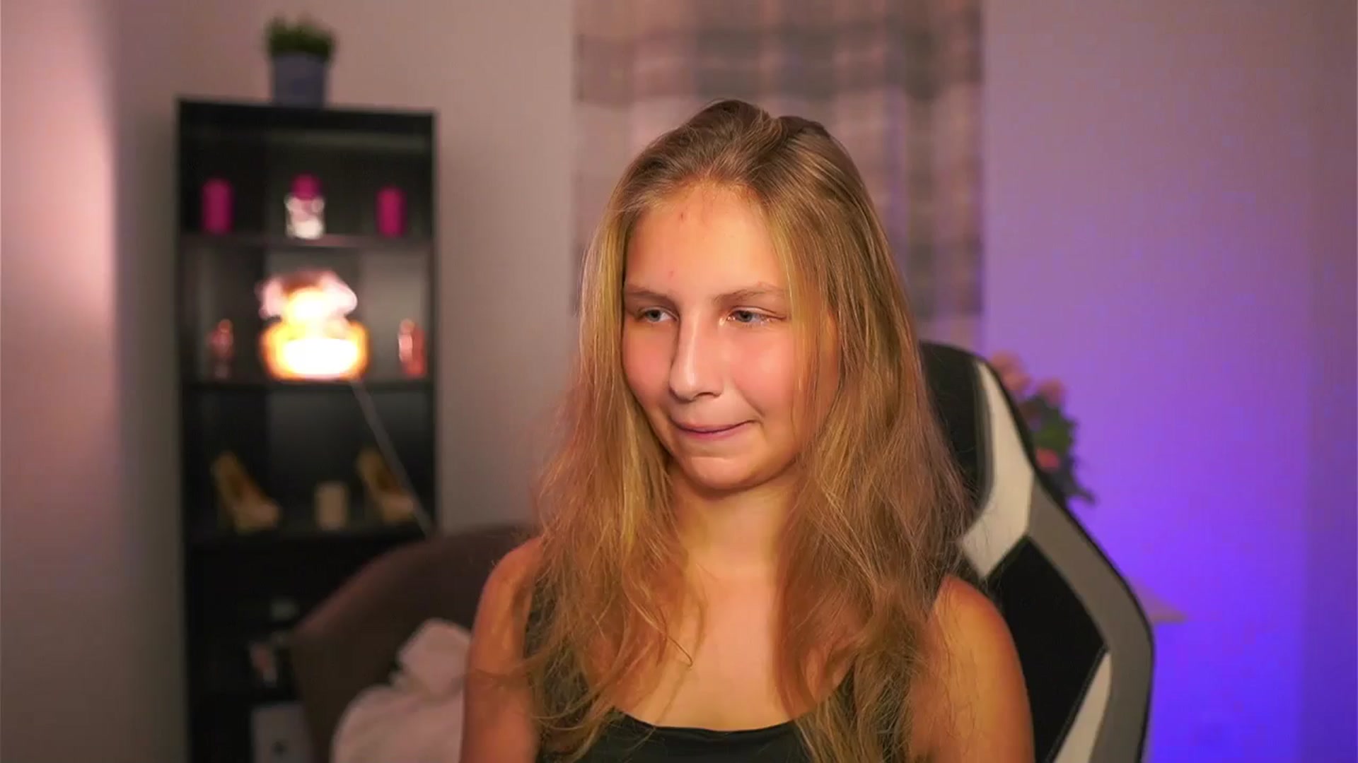 Gallery image thumbnail from Emmie_murray's myfreecams stream on, 10/29/2025, 19:35 image 19 of 20