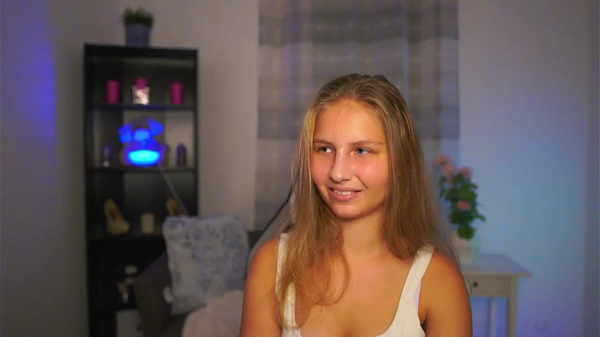 Gallery image thumbnail from Emmie_murray's myfreecams stream on, 10/31/2025, 18:06 image 20 of 20