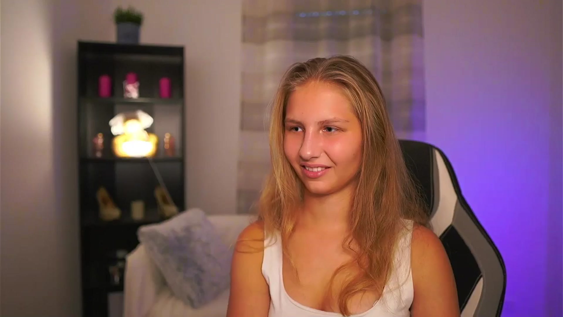 Gallery image thumbnail from Emmie_murray's myfreecams stream on, 11/02/2025, 14:55 image 17 of 20