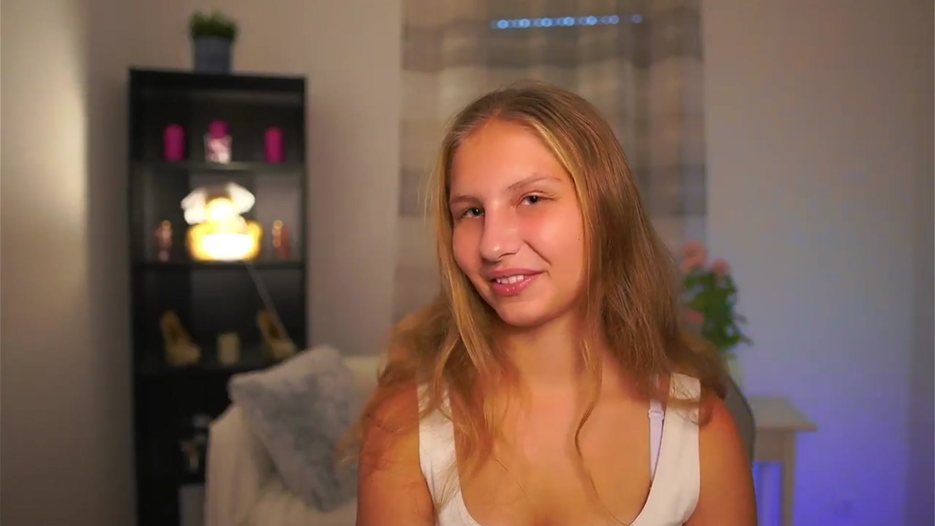 Gallery image thumbnail from Emmie_murray's myfreecams stream on, 11/02/2025, 14:55 image 2 of 20