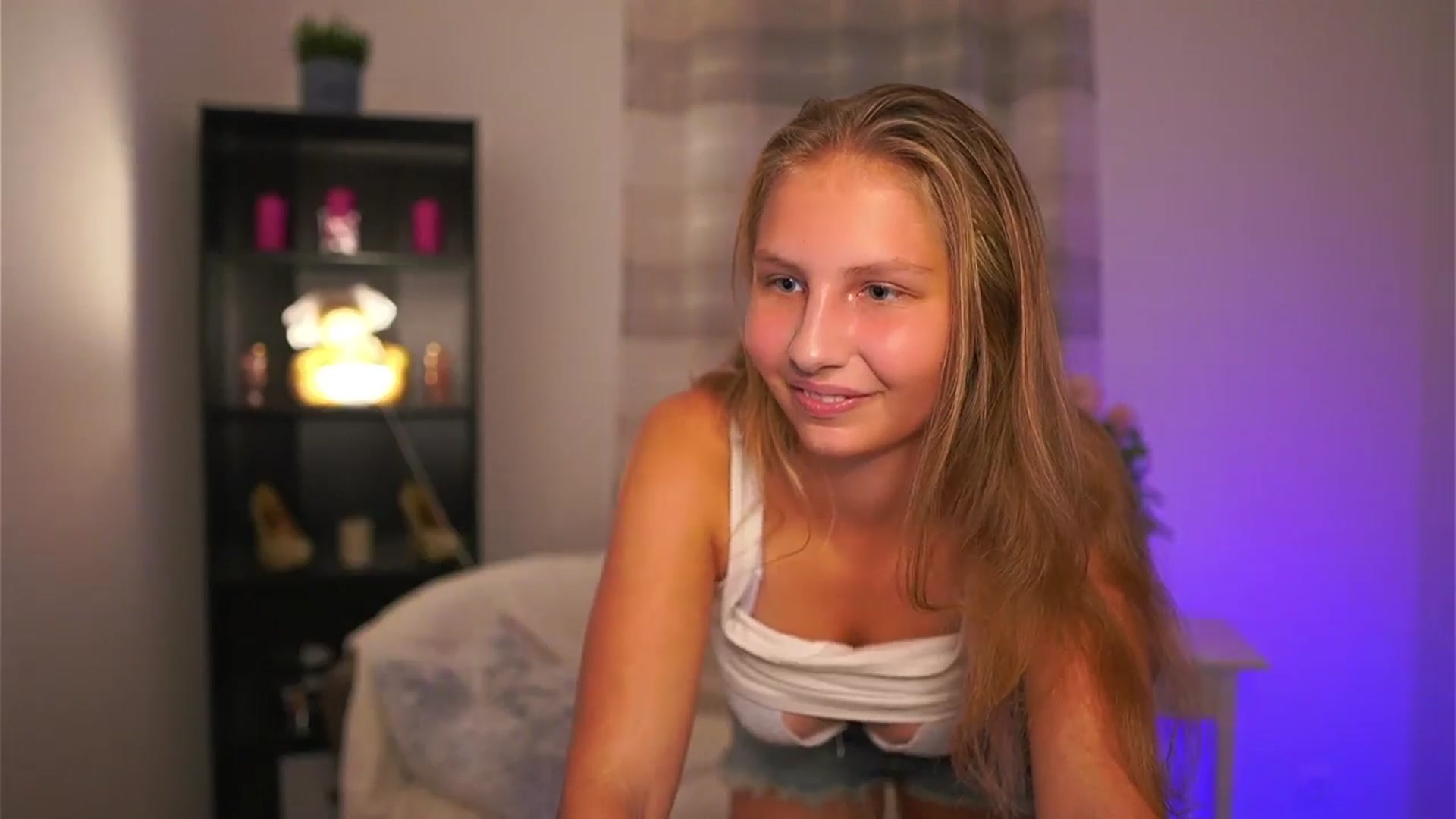 Gallery image thumbnail from Emmie_murray's myfreecams stream on, 11/02/2025, 18:05 image 11 of 20