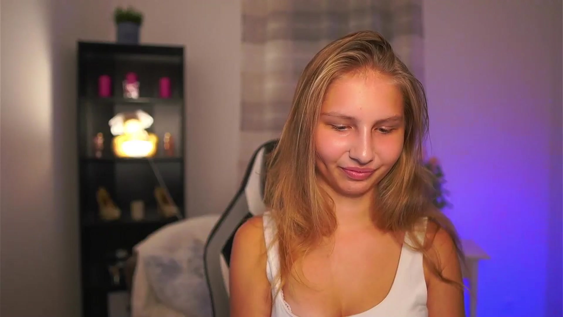 Gallery image thumbnail from Emmie_murray's myfreecams stream on, 11/02/2025, 18:05 image 5 of 20