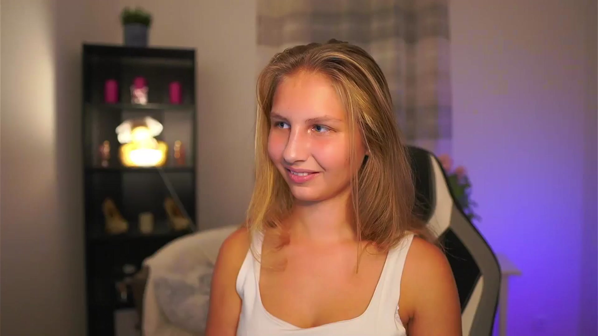 Gallery image thumbnail from Emmie_murray's myfreecams stream on, 11/02/2025, 18:35 image 5 of 20