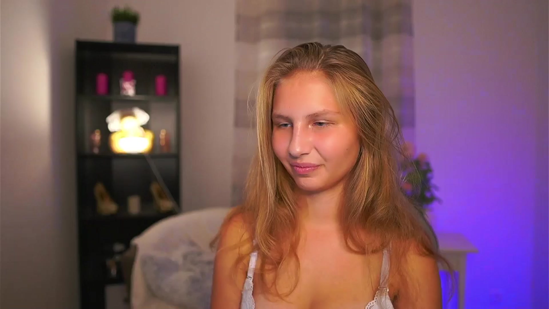 Gallery image thumbnail from Emmie_murray's myfreecams stream on, 11/02/2025, 18:35 image 18 of 20