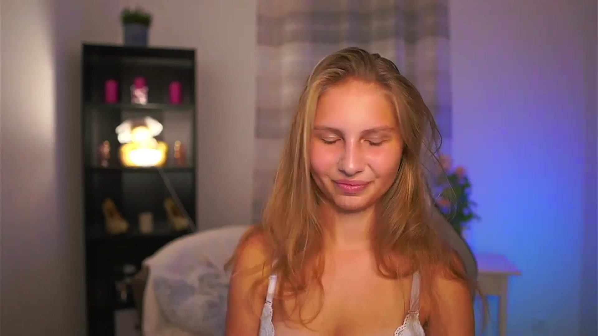 Gallery image thumbnail from Emmie_murray's myfreecams stream on, 11/02/2025, 18:35 image 19 of 20
