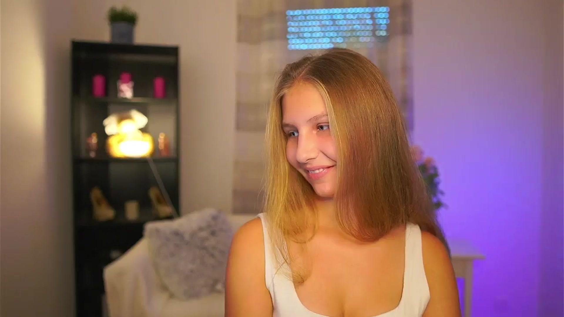Gallery image thumbnail from Emmie_murray's myfreecams stream on, 11/05/2025, 14:53 image 4 of 20