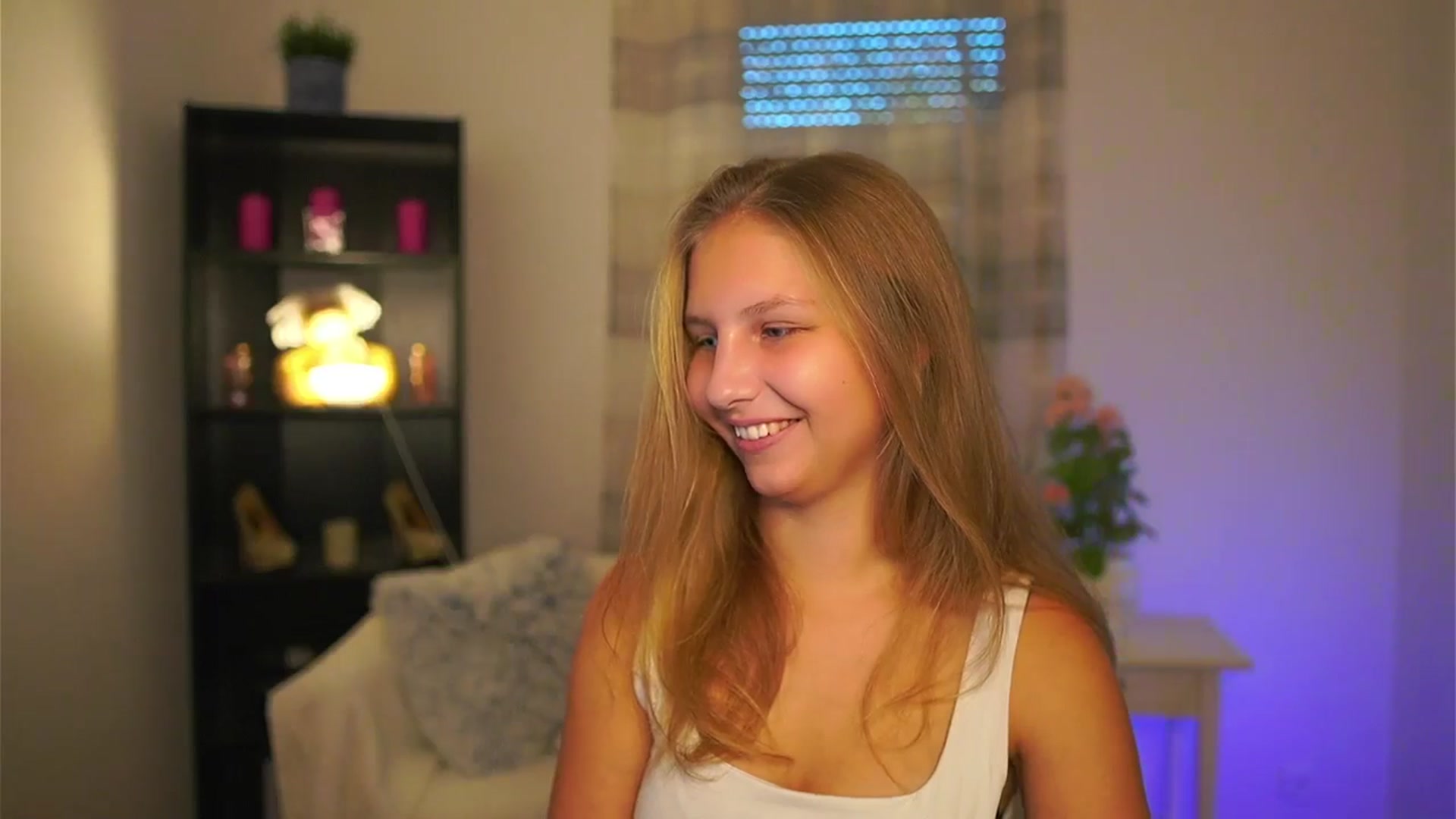Gallery image thumbnail from Emmie_murray's myfreecams stream on, 11/05/2025, 14:53 image 7 of 20