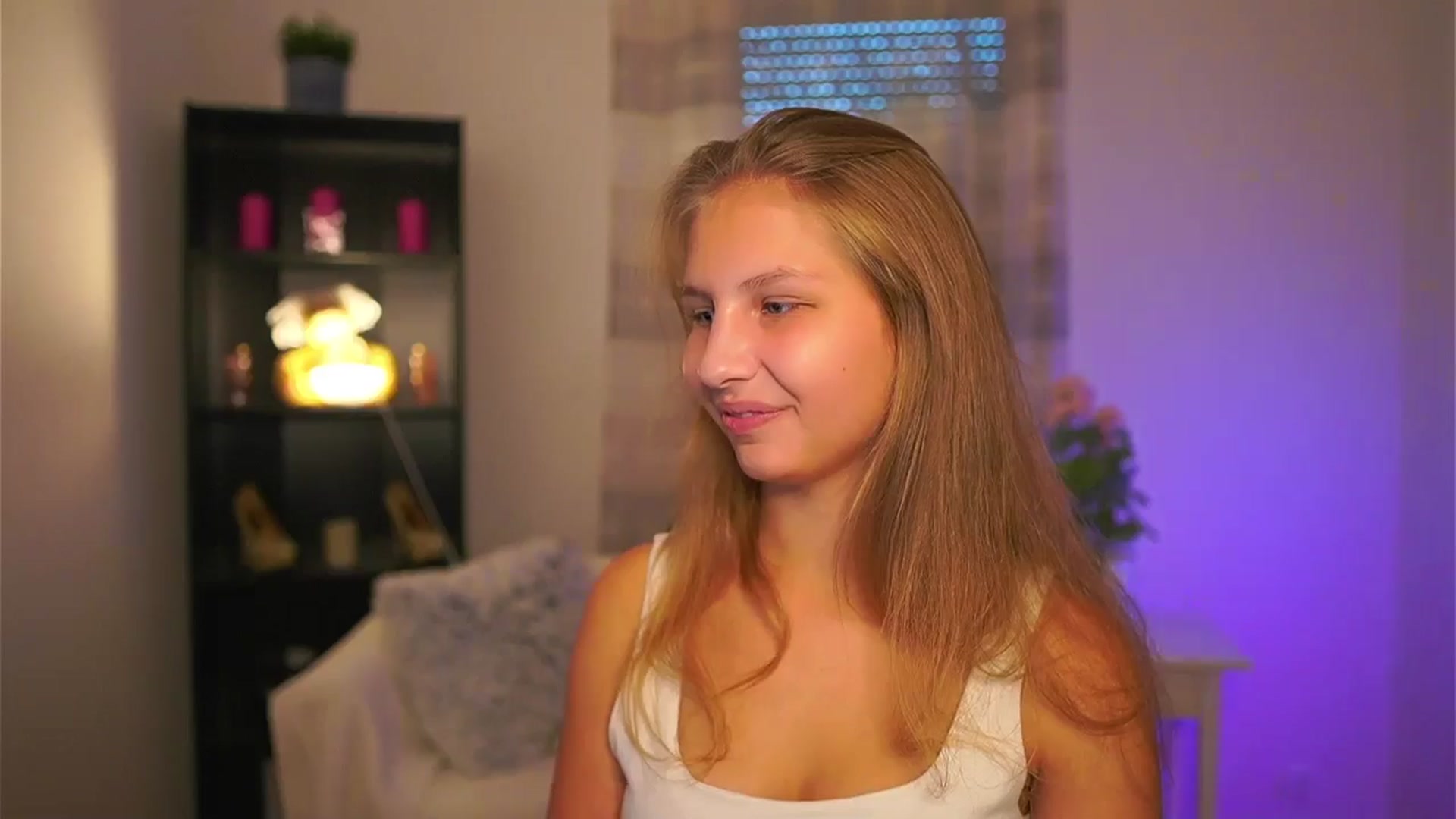 Gallery image thumbnail from Emmie_murray's myfreecams stream on, 11/05/2025, 14:53 image 19 of 20