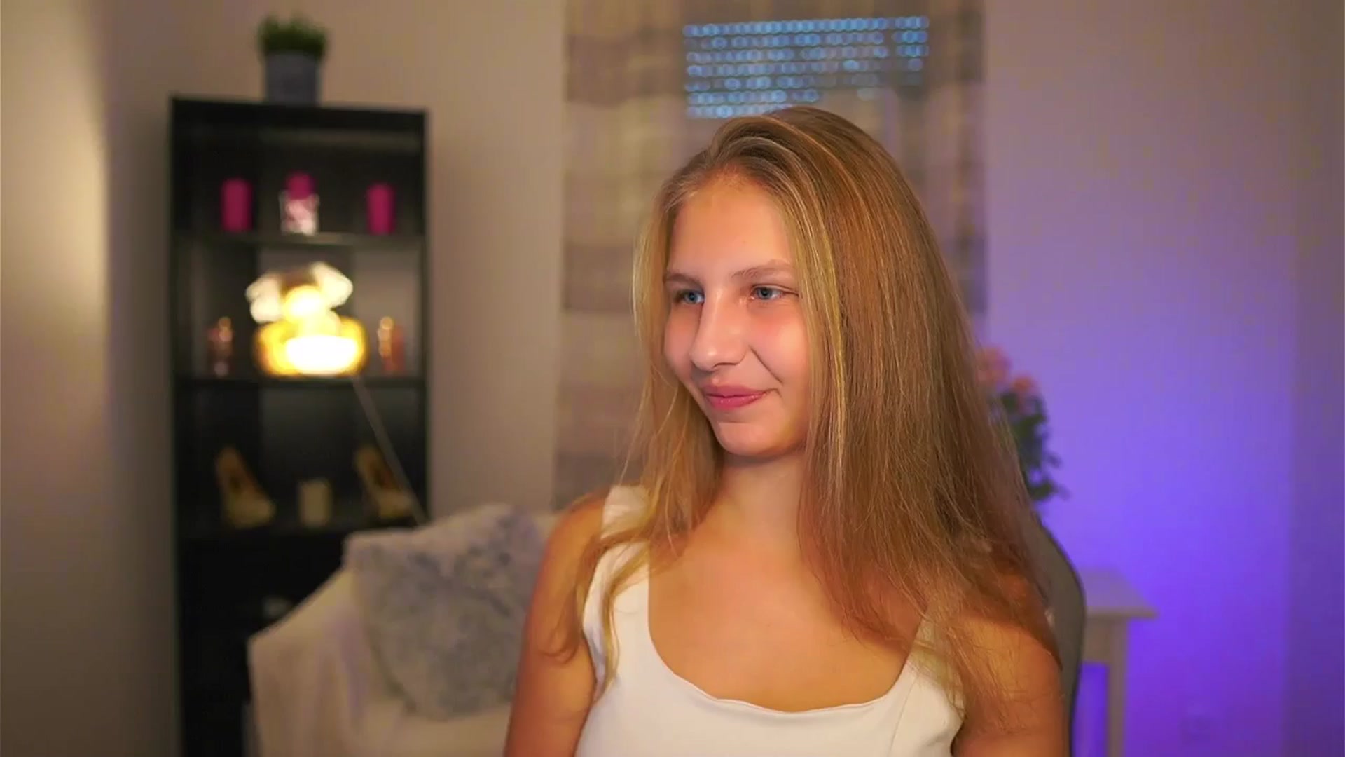 Gallery image thumbnail from Emmie_murray's myfreecams stream on, 11/05/2025, 15:20 image 1 of 20