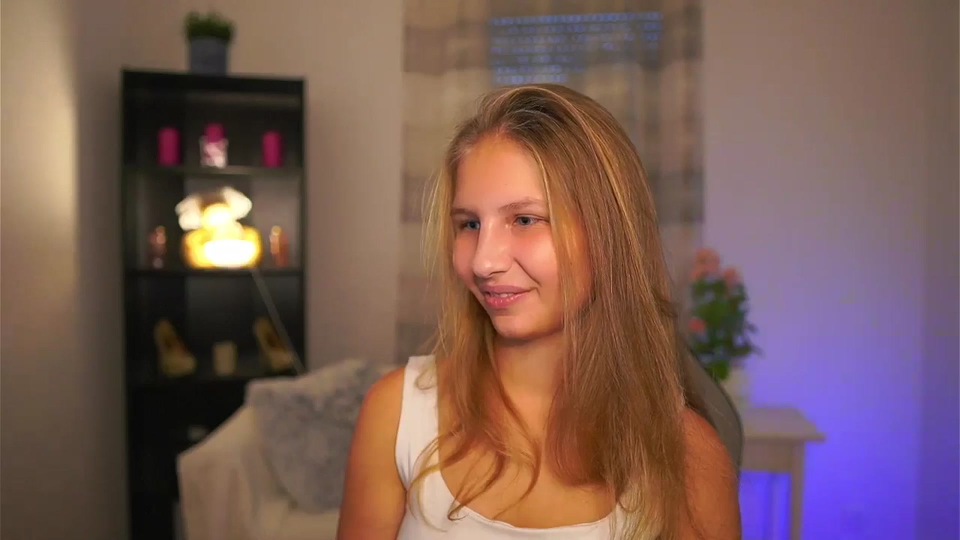 Gallery image thumbnail from Emmie_murray's myfreecams stream on, 11/05/2025, 15:20 image 15 of 20