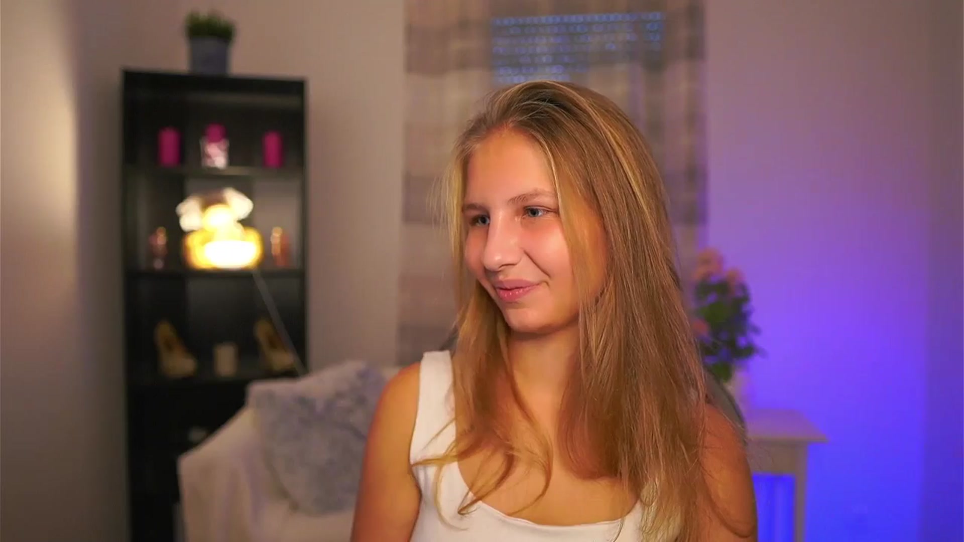 Gallery image thumbnail from Emmie_murray's myfreecams stream on, 11/05/2025, 15:20 image 14 of 20