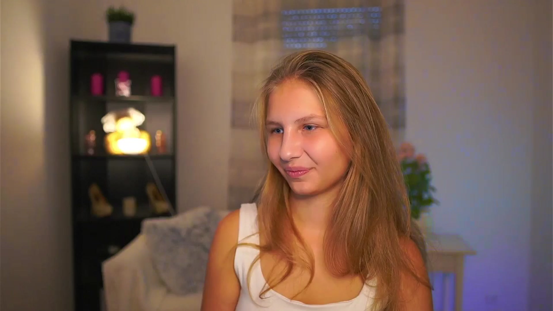 Gallery image thumbnail from Emmie_murray's myfreecams stream on, 11/05/2025, 15:20 image 13 of 20