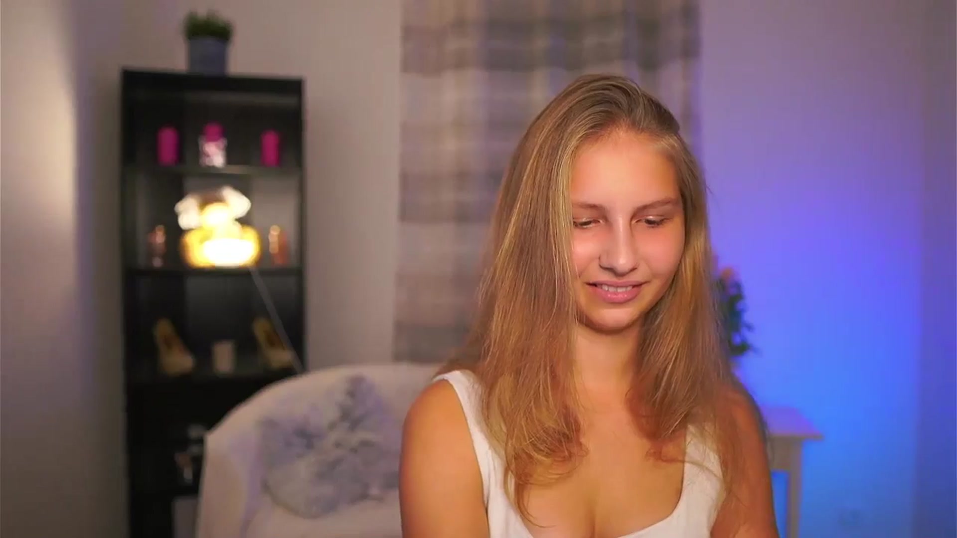 Gallery image thumbnail from Emmie_murray's myfreecams stream on, 11/05/2025, 16:51 image 14 of 20