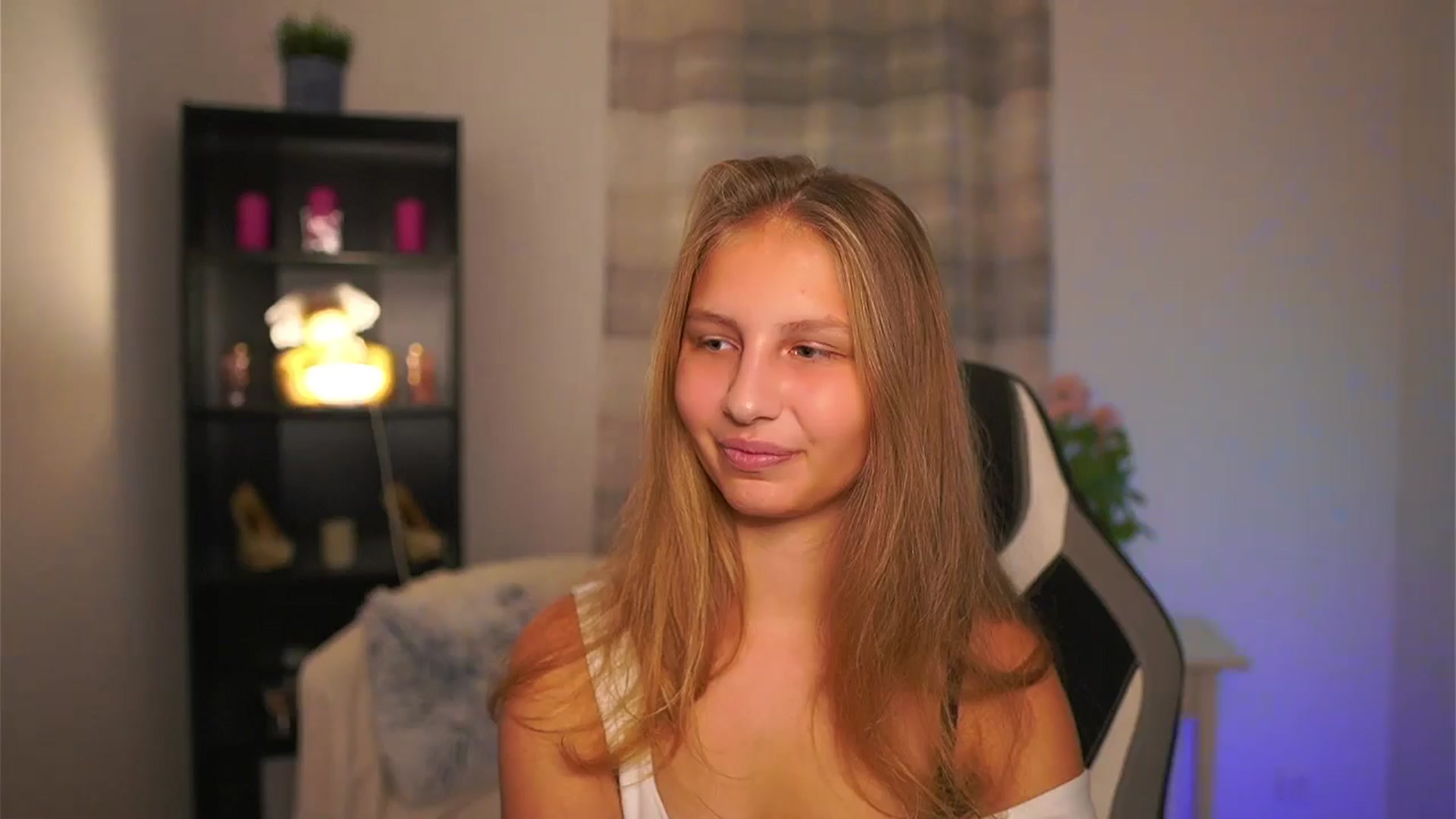 Gallery image thumbnail from Emmie_murray's myfreecams stream on, 11/07/2025, 16:06 image 20 of 20