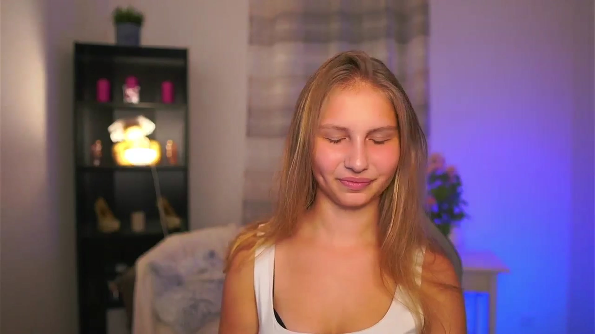 Gallery image thumbnail from Emmie_murray's myfreecams stream on, 11/07/2025, 18:58 image 11 of 20