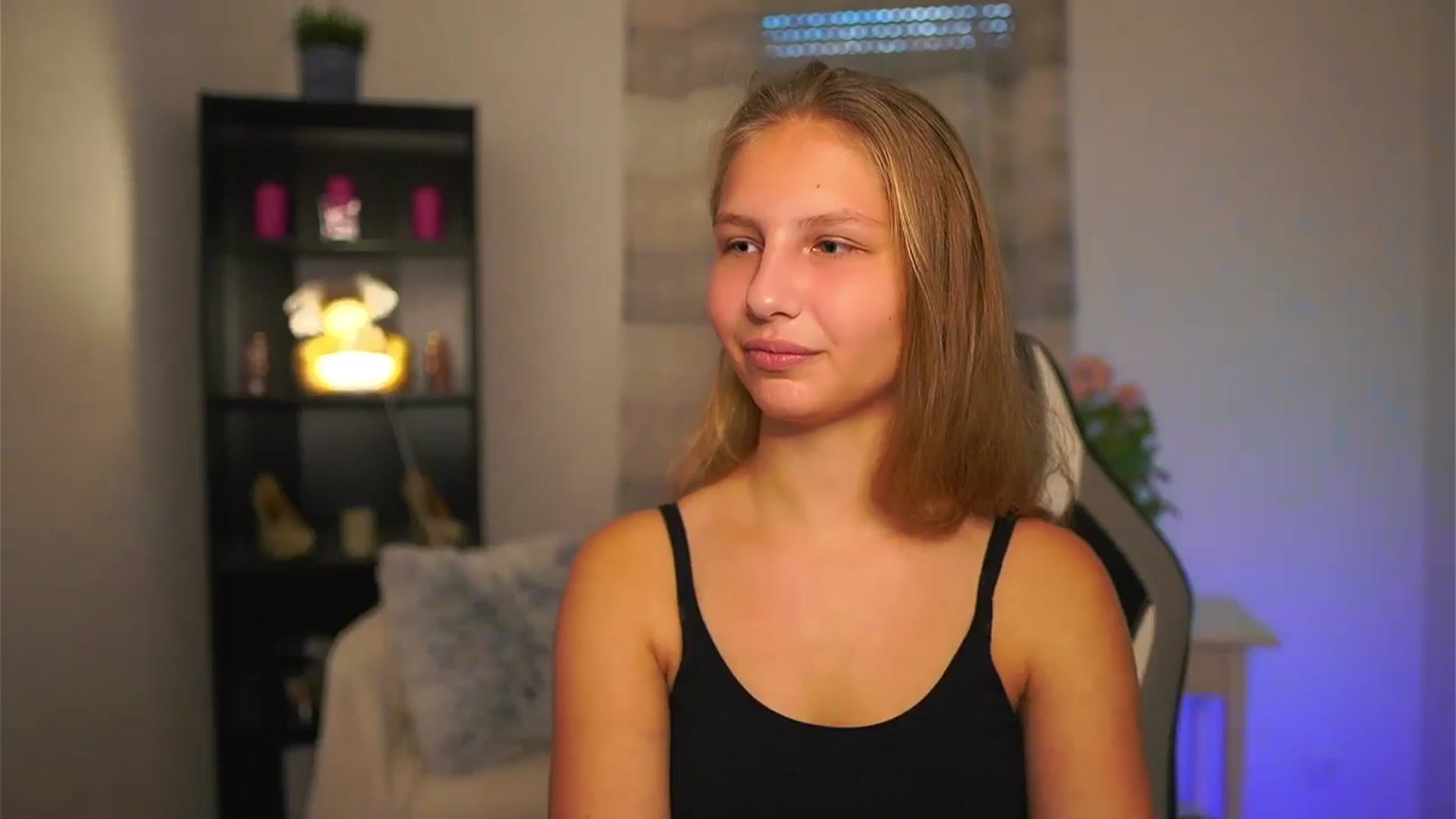 Gallery image thumbnail from Emmie_murray's myfreecams stream on, 11/09/2025, 16:53 image 5 of 20