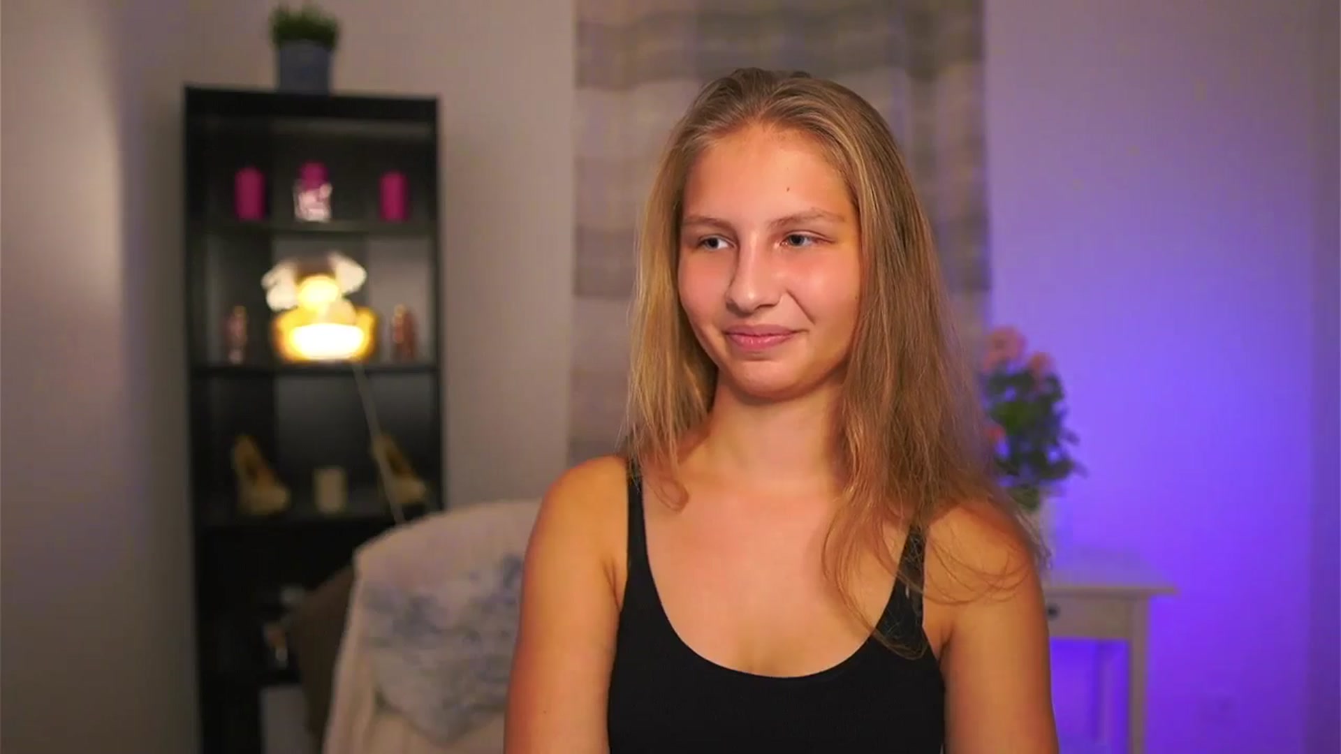 Gallery image thumbnail from Emmie_murray's myfreecams stream on, 11/09/2025, 18:51 image 3 of 20
