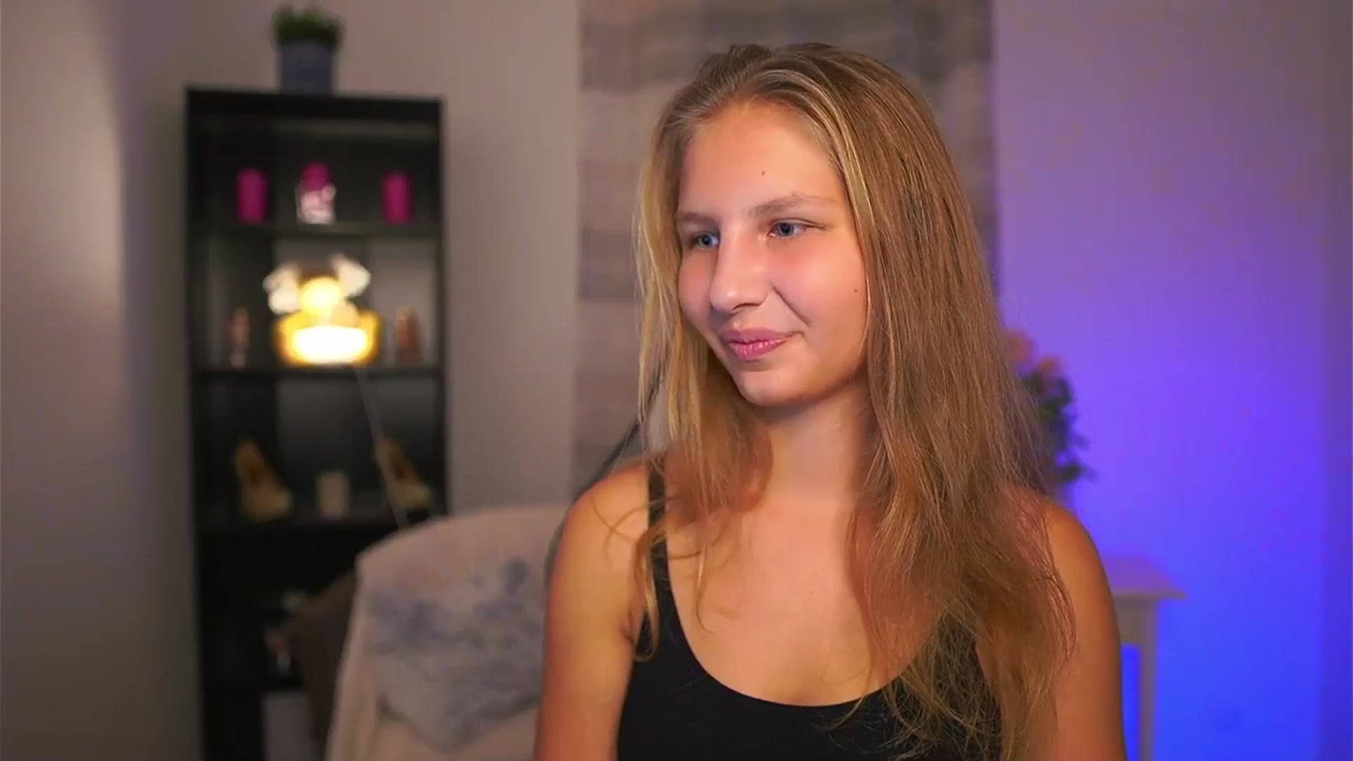 Gallery image thumbnail from Emmie_murray's myfreecams stream on, 11/09/2025, 18:51 image 9 of 20
