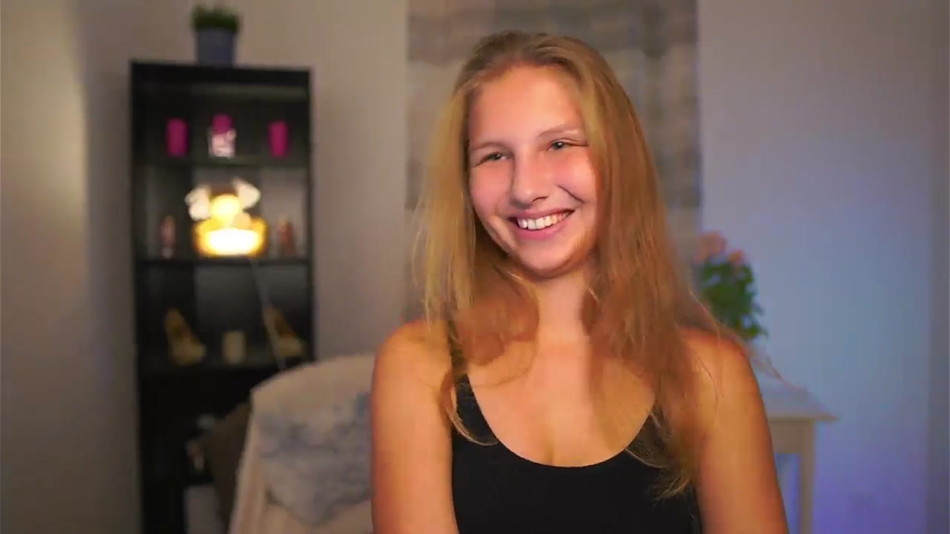 Gallery image thumbnail from Emmie_murray's myfreecams stream on, 11/09/2025, 18:51 image 17 of 20