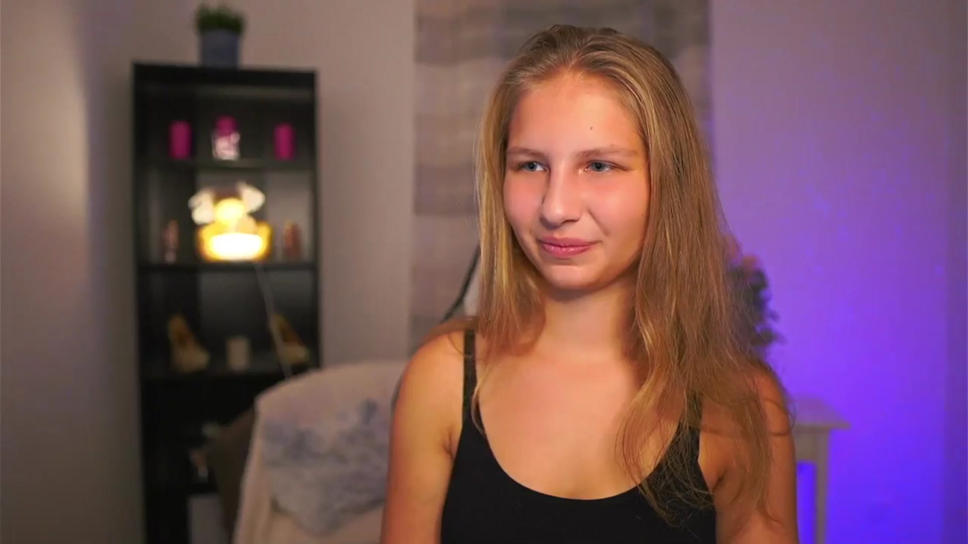 Gallery image thumbnail from Emmie_murray's myfreecams stream on, 11/09/2025, 18:51 image 6 of 20
