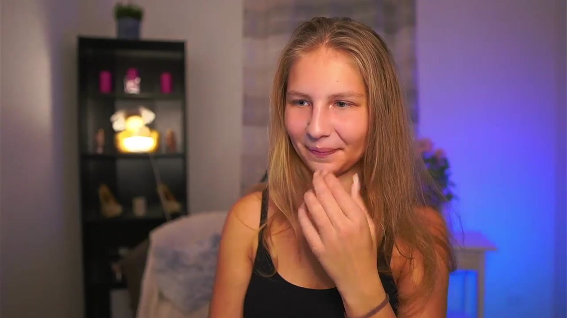 Gallery image thumbnail from Emmie_murray's myfreecams stream on, 11/09/2025, 18:51 image 12 of 20